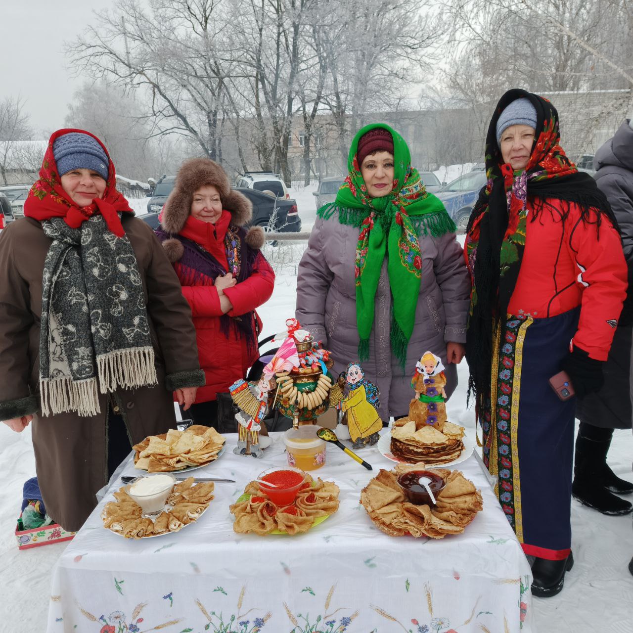 Масленичные гуляния на стадионе &quot;Урожай&quot;.