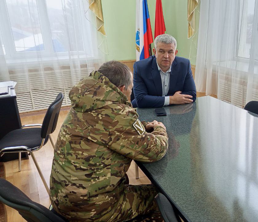 Глава Турковского муниципального района А.В. Никитин  встретился с участником СВО.