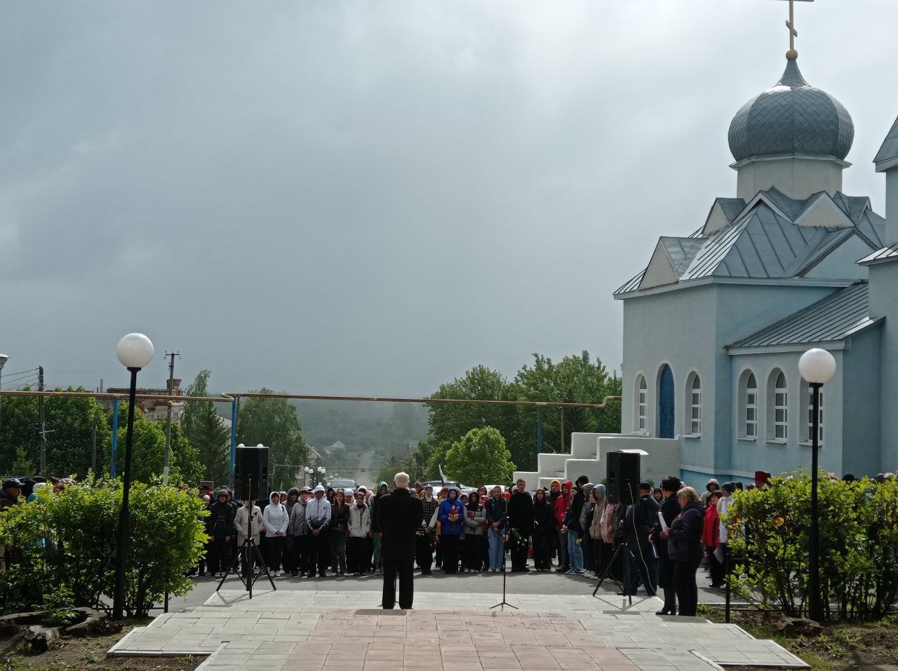 Митинг и возложения цветов у Обелиска Славы.