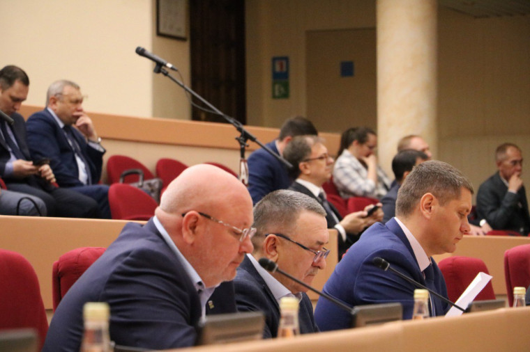 Депутат от нашего избирательного округа Василий Михайлович Кравцов принял участие в 33 заседании Саратовской областной Думы.. Депутат от нашего избирательного округа Василий Михайлович Кравцов принял участие в 33 заседании Саратовской областной Думы..