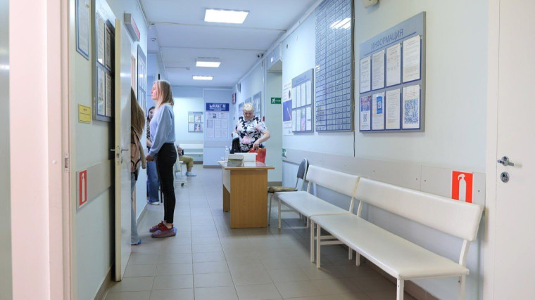 Женские консультации Саратовской области продолжают приводить в порядок в рамках новой региональной программы. Женские консультации Саратовской области продолжают приводить в порядок в рамках новой региональной программы.